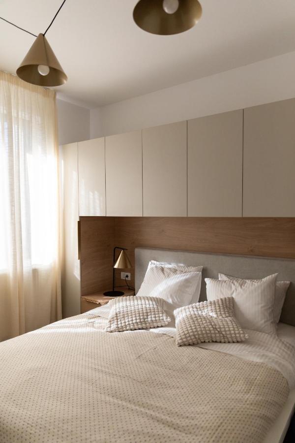 Studio 8 I One Bedroom Apartment I Airport I Therme Отопени Екстериор снимка