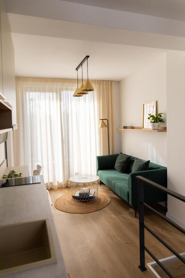 Studio 8 I One Bedroom Apartment I Airport I Therme Отопени Екстериор снимка
