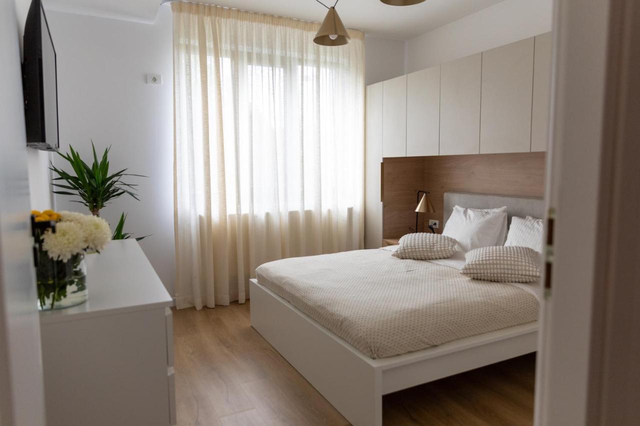 Studio 8 I One Bedroom Apartment I Airport I Therme Отопени Екстериор снимка