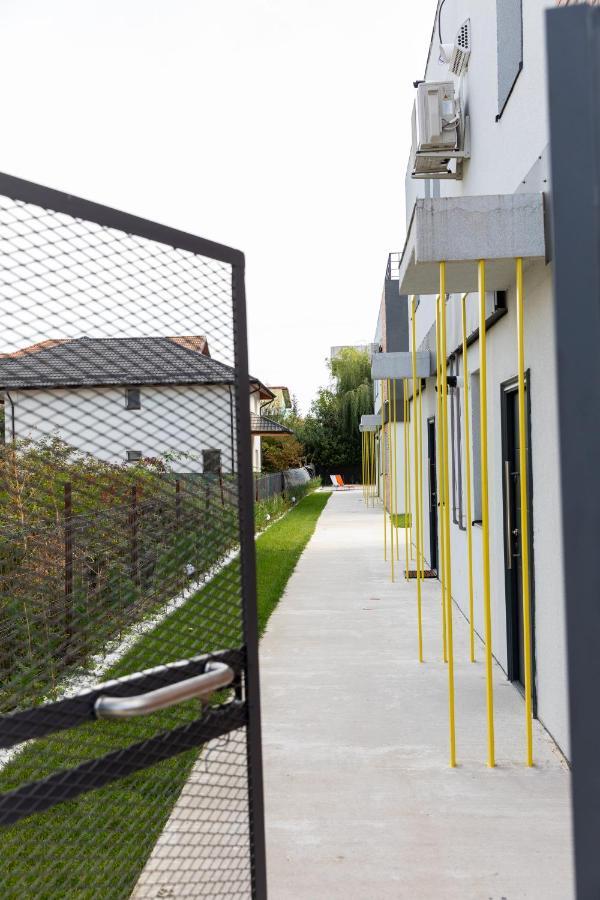 Studio 8 I One Bedroom Apartment I Airport I Therme Отопени Екстериор снимка