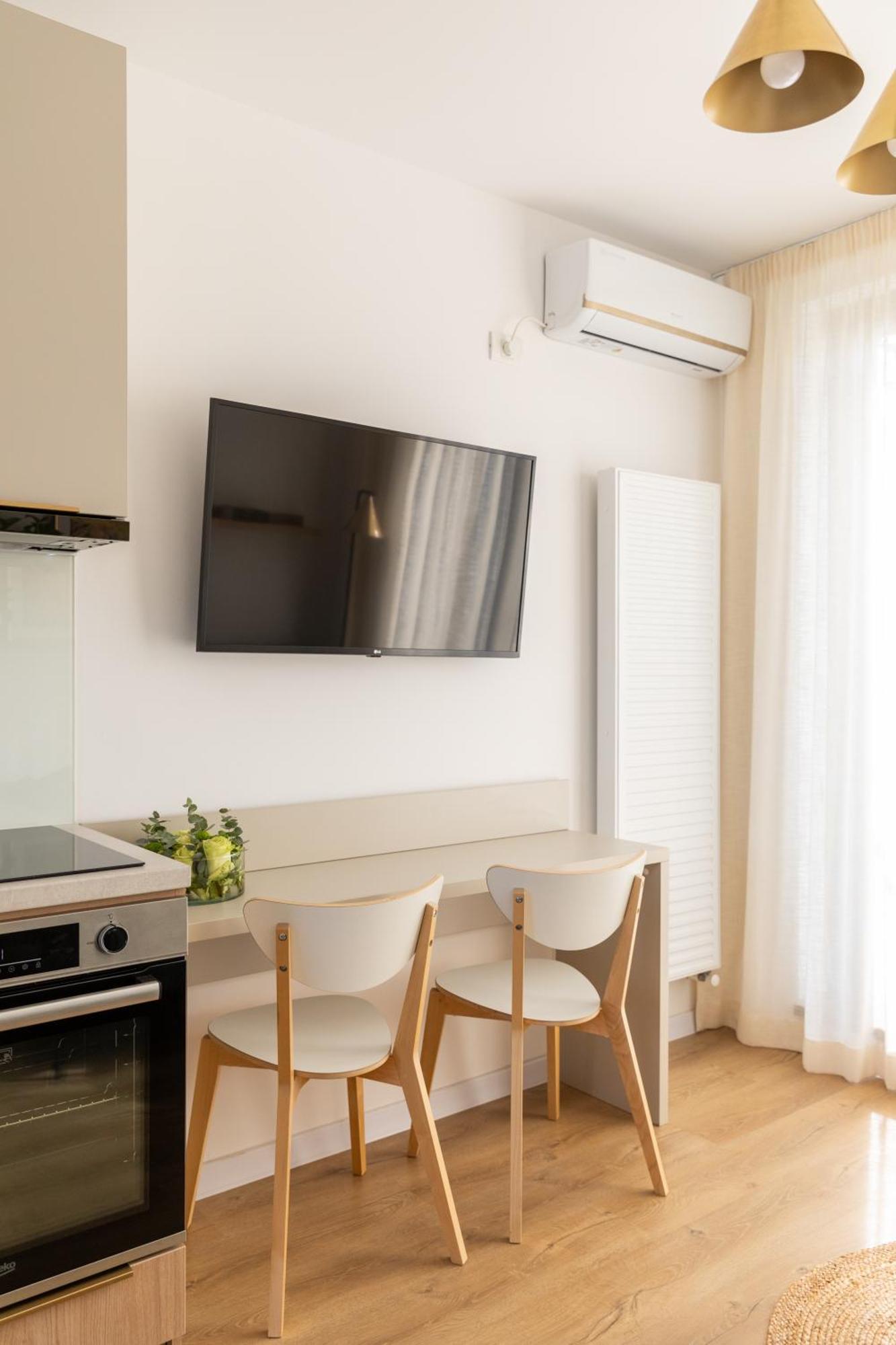 Studio 8 I One Bedroom Apartment I Airport I Therme Отопени Екстериор снимка